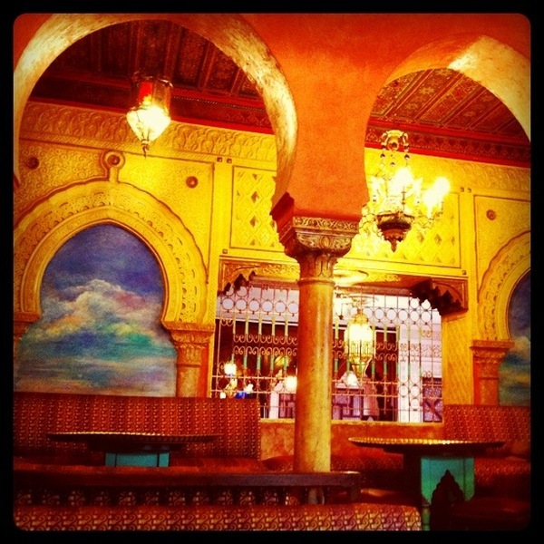 Ambiance mille et une nuits au salon de thé de la Grande Mosquée de Paris