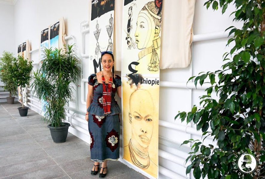 Antonia Neyrins lors de son exposition dans l'Orangerie du parc du Prieuré à Conflans-sainte-Honorine