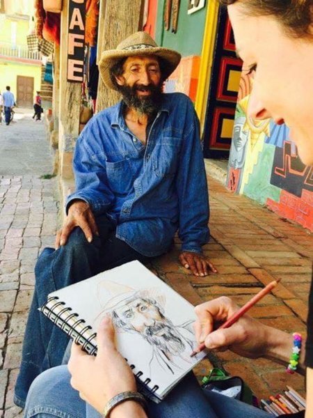 Au travail pour faire le portrait de Rafa - La Colombie avec "Aventure Colombia"