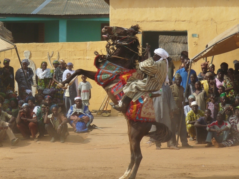 Dans les villages du Bénin, du Togo et du Ghana par l'association SAKADO