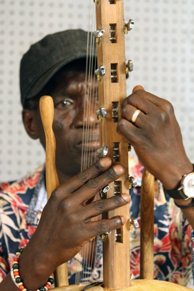 Djeli Moussa Condé et sa kora - No Mad Festival 2015 - Office de Tourisme de Cergy-Pontoise