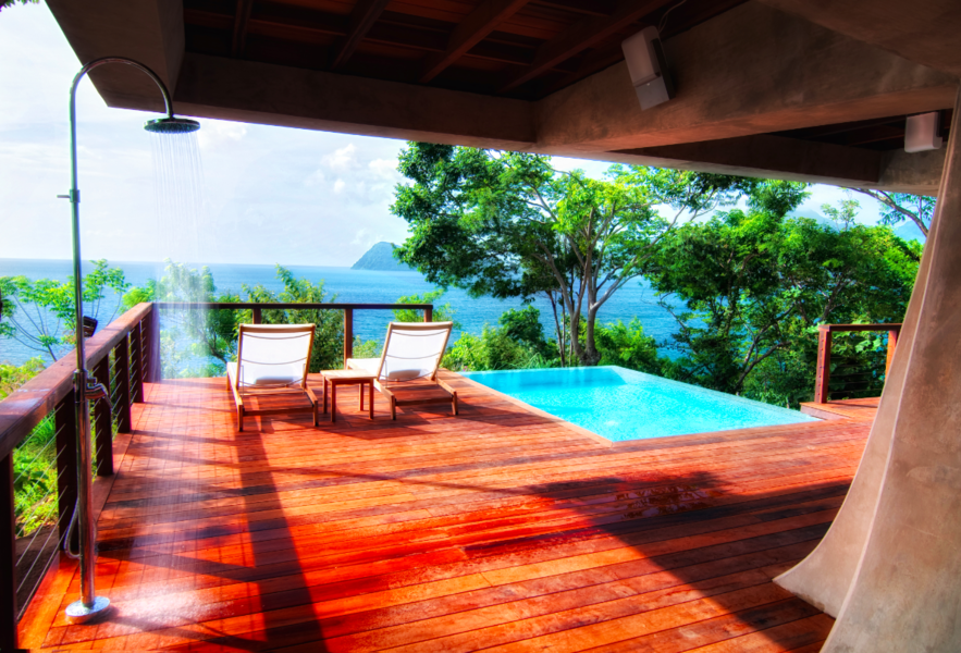 Douche extérieure - Le "Secret Bay", éco-resort de luxe à La Dominique