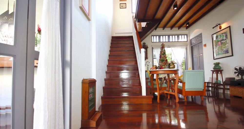 Du teck partout pour ce cocon de sérénité - Le "Baan Noppawong", un B&B garant de l'authenticité thaïe - Bangkok, Thaïlande