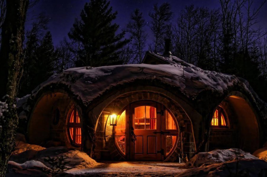 "Entre Cîmes et Racines", écogîtes façon Hobbit en forêt canadienne