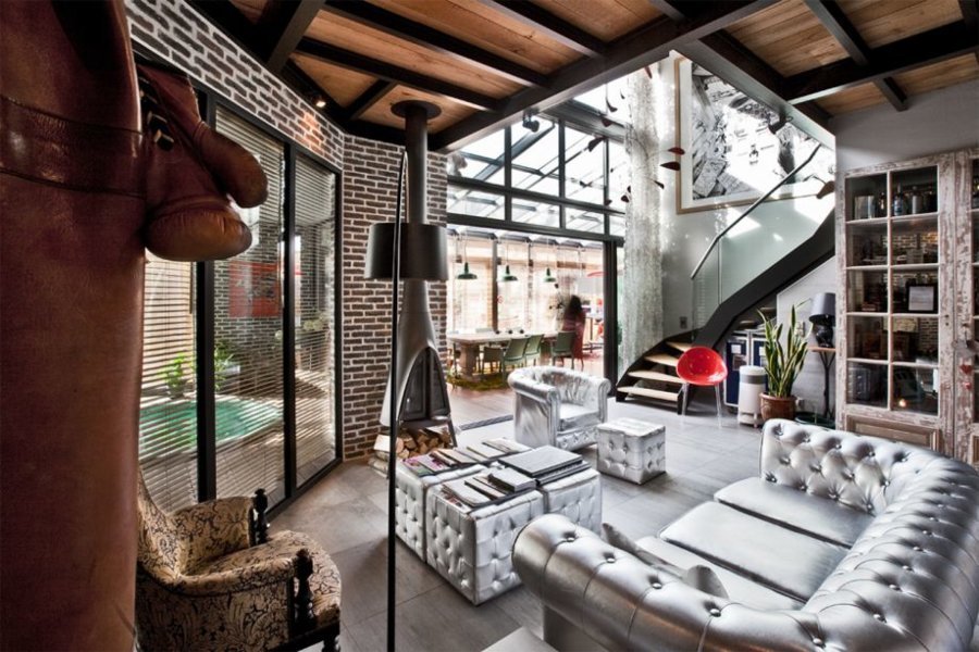 La maison entière sort de l'imaginaire de son propriétaire, Jean-Michel Buffet, pilote de ligne et créatif génial - SweetHome, maison d'hôtes aux inspirations exotiques situées à Asnières-sur-Oise, Val d'Oise - France