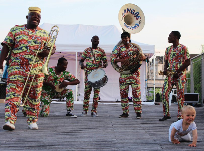 Le Gangbé Brass Band à tout âge ! - No Mad Festival 2015 - Office de Tourisme de Cergy-Pontoise