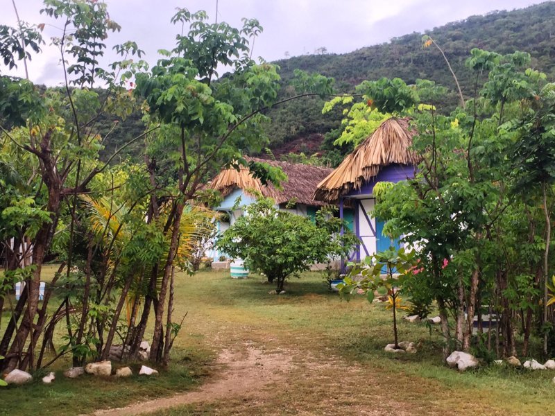 Les bungalows colorés du Village Taïno - Grand-Goâve, Haïti