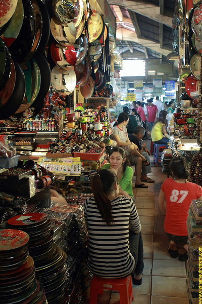 Marché Ben Thanh - A la découverte du Vietnam hors des sentiers battus avec l'agence "Vietnam Autrement"