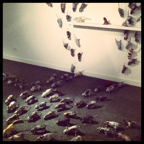 Mice of All Varieties at World Tour (Des souris de toutes espèces font le tour du monde) de Kumiko Kuroda
