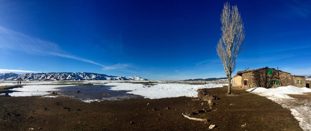 Panorama sur la bergerie de Tasmakt - De bergerie en bergerie au coeur de l'hiver berbère du Moyen-Atlas marocain - Rencontres d'Aït Aïssa, Maroc
