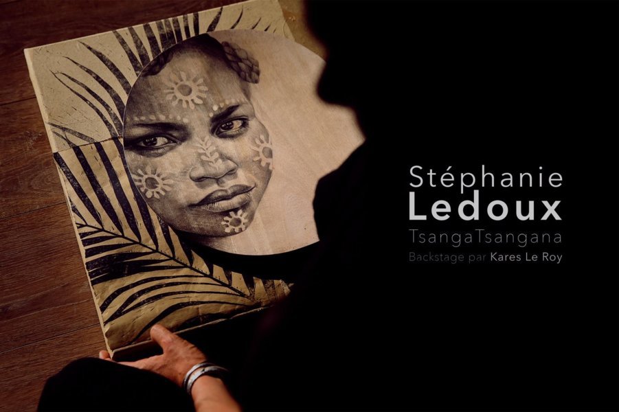 Stéphanie Ledoux par Kares Le Roy, en plein travail préparatoire de son exposition Tsanga Tsangana pour la librairie du Quai Branly du 14 septembre au 31 décembre 2018