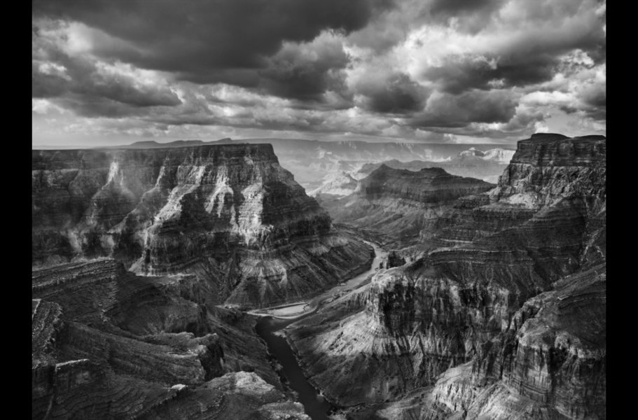 Terres du nord vue du confluent du colorado et du Petit colorado prise depuis le territoire Navajo. Le parc national du grand canyon débute juste après. Arizona, Etats-Unis, 2010.