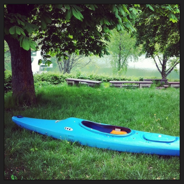 Un kayak pour s'élancer sur le lac de retenue de la Haute-Sûre - Luxembourg