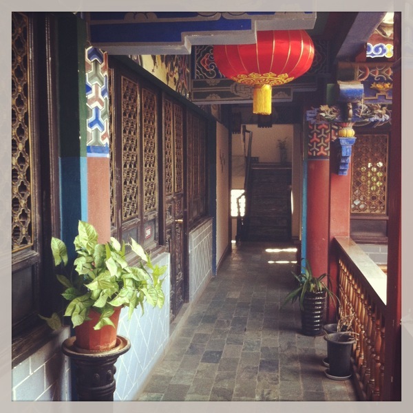 Une coursive à l'étage, pleine de charme... Lin'An Inn - Jianshui, Yunnan - Chine