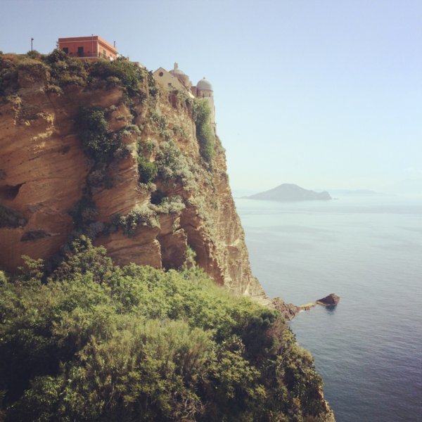 Vue depuis le belvédère au sommet de l'île de Procida - Baie de Naples, Italie - Mai 2014
