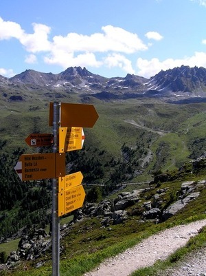 Circuit "Au pied des 4000 du Valais" par Allibert Trekking