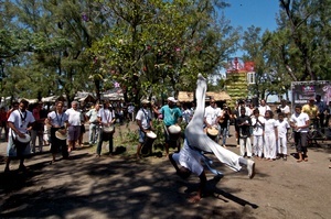 Le moringue, dit aussi Batay Kreol, qui s’apparente autant à un art martial qu’à une danse rituelle - Festival "Liberté Métisse" 2013 de La Réunion