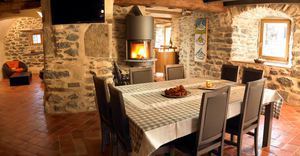Une cheminée design - Gîte La Polonie - Auvergne, Haute-Loire - France
